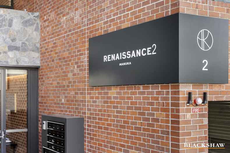 10/2 Light Street Griffith 10/2 Light Street Griffith