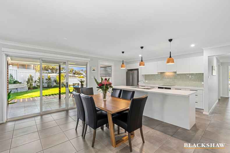 8 Jardine Road Sunshine Bay 8 Jardine Road Sunshine Bay