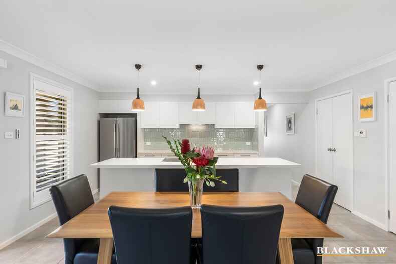 8 Jardine Road Sunshine Bay 8 Jardine Road Sunshine Bay