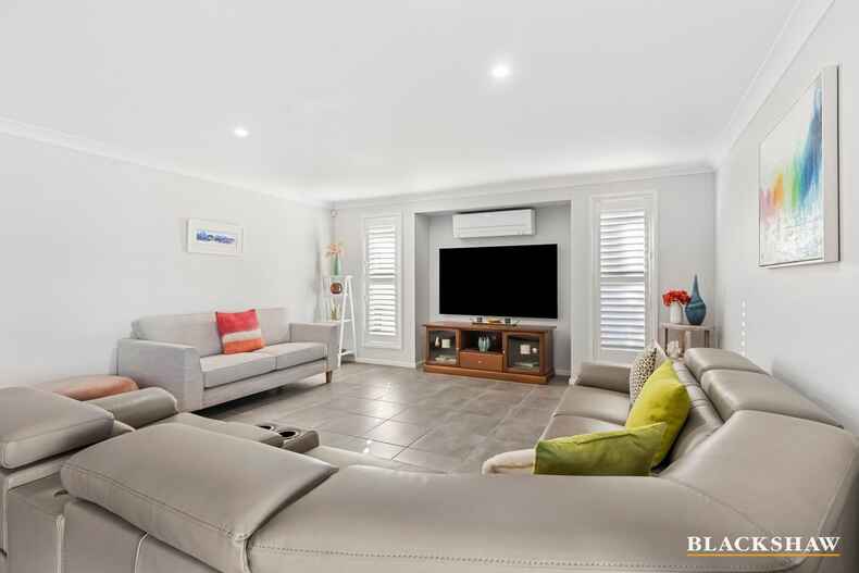 8 Jardine Road Sunshine Bay 8 Jardine Road Sunshine Bay