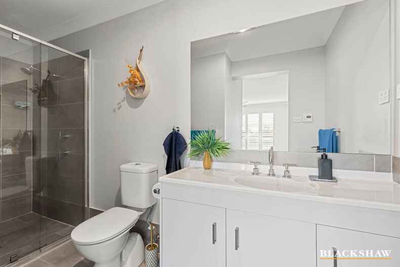 8 Jardine Road Sunshine Bay 8 Jardine Road Sunshine Bay