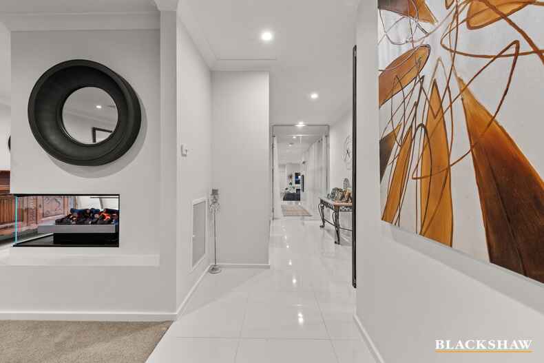 8 Hodgeman Street Mawson