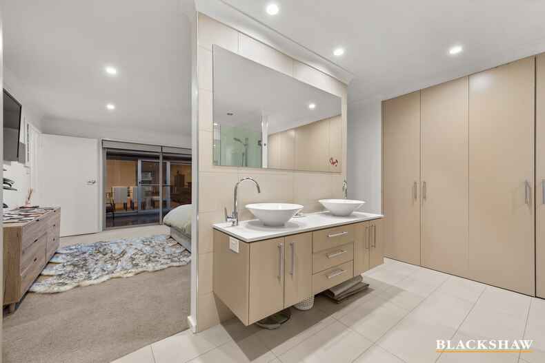 8 Hodgeman Street Mawson