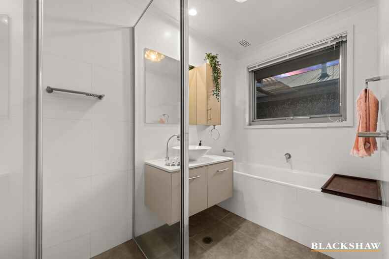 8 Hodgeman Street Mawson