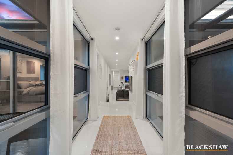 8 Hodgeman Street Mawson