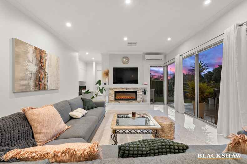 8 Hodgeman Street Mawson