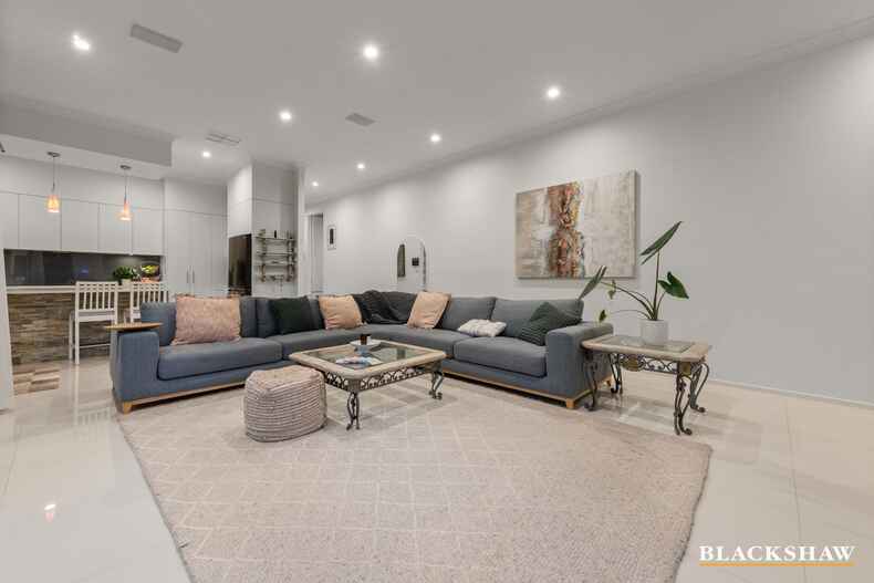 8 Hodgeman Street Mawson