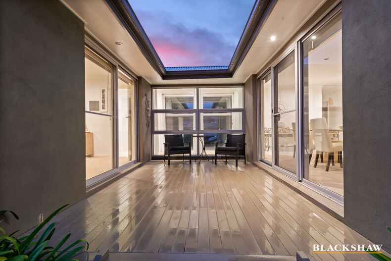 8 Hodgeman Street Mawson