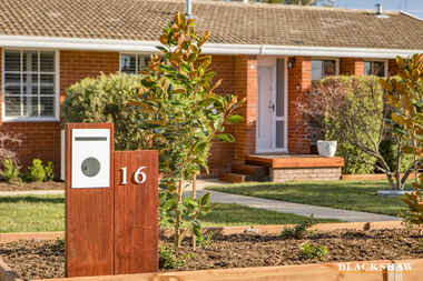 16 Jindivik Place Scullin