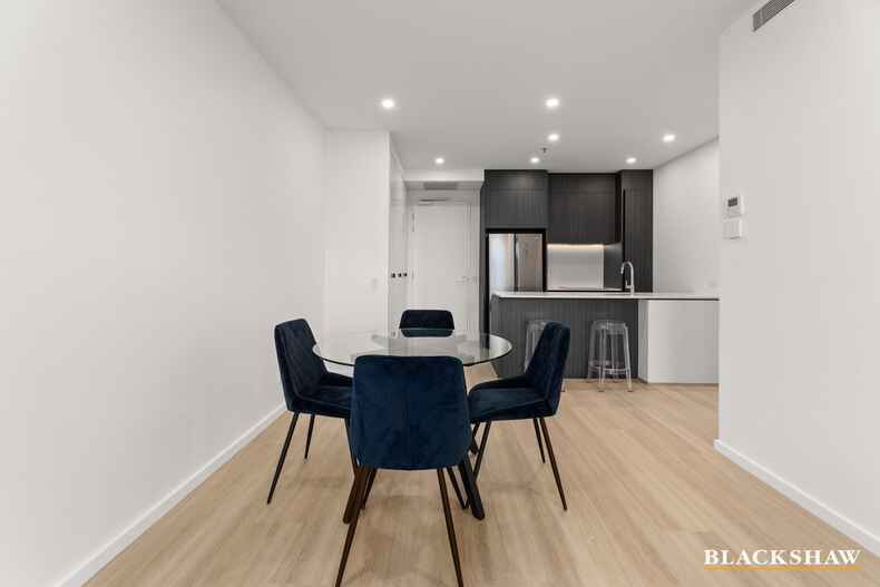 10/7 Light Street Griffith