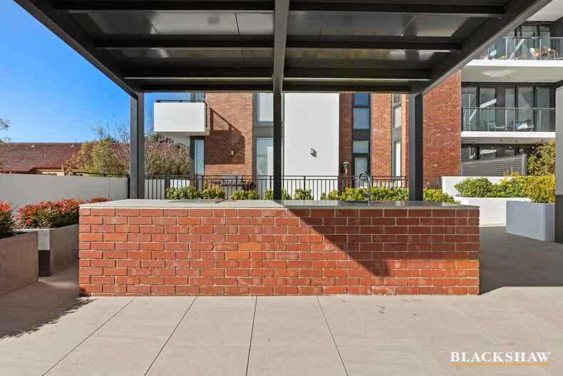 10/7 Light Street Griffith