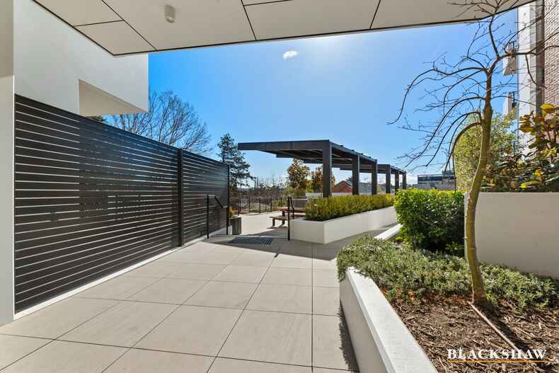 10/7 Light Street Griffith