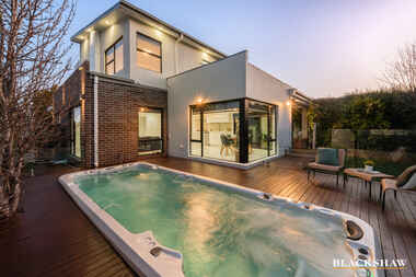 32 Serventy Street Wright