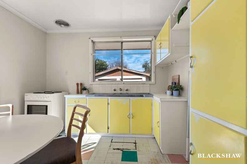 14 Edkins Street Downer