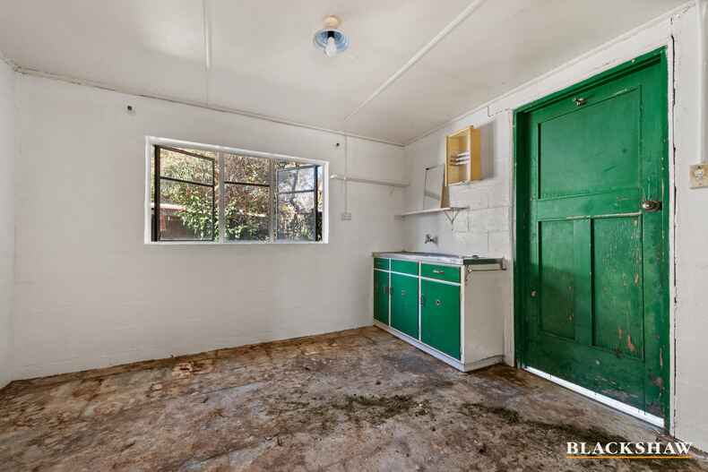 14 Edkins Street Downer