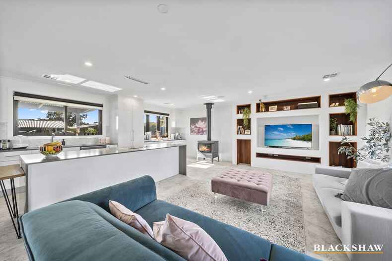 68 Twamley Crescent Richardson 68 Twamley Crescent Richardson