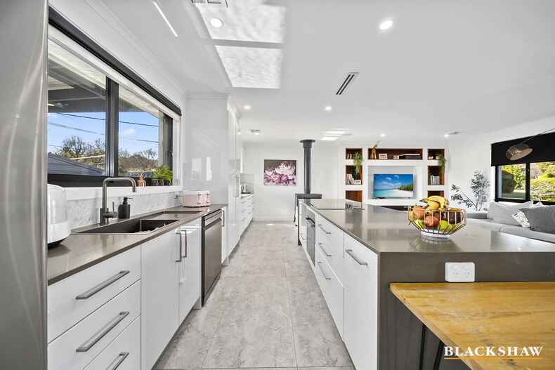 68 Twamley Crescent Richardson 68 Twamley Crescent Richardson