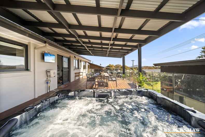 68 Twamley Crescent Richardson 68 Twamley Crescent Richardson