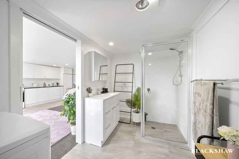 68 Twamley Crescent Richardson 68 Twamley Crescent Richardson