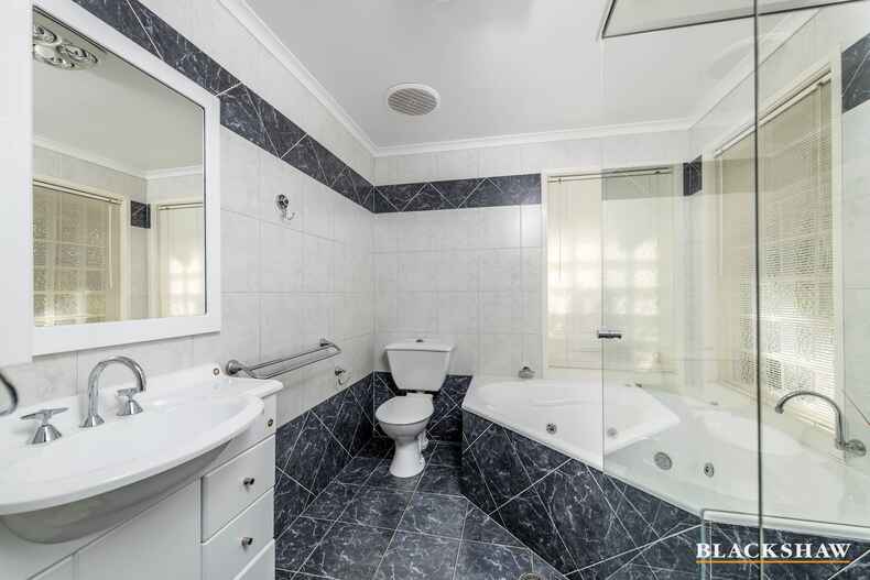 8 Fleetwood-Smith Street Nicholls 8 Fleetwood-Smith Street Nicholls