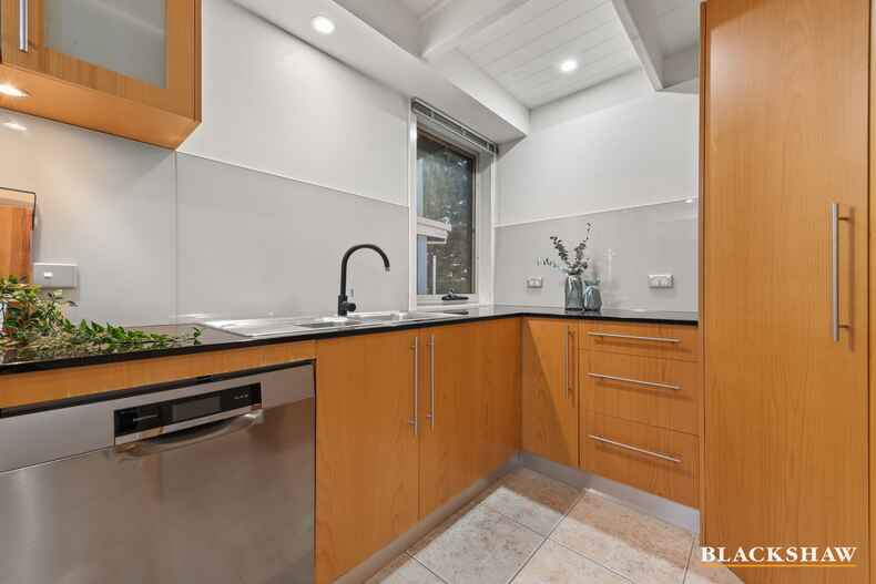 27 Maclagan Street Isaacs