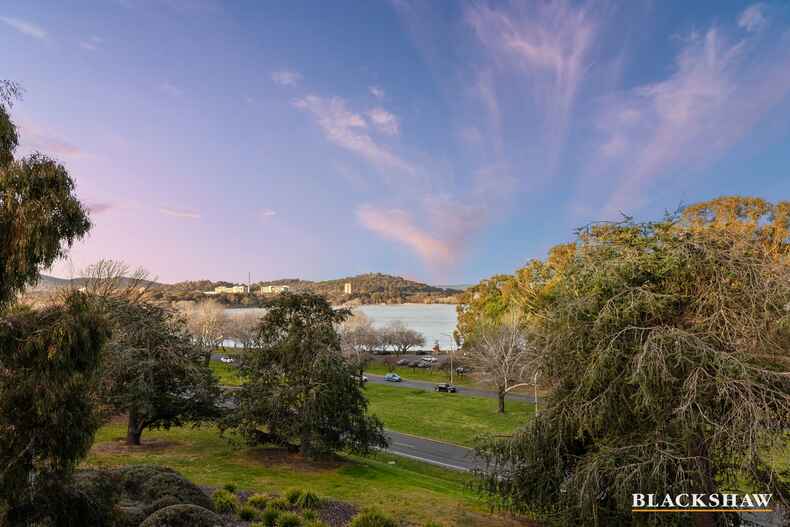 15/3 Bowen Drive Barton