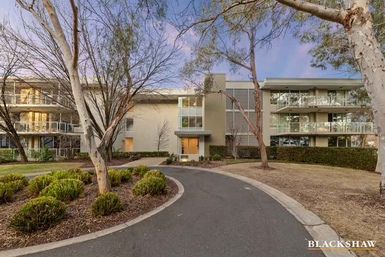 15/3 Bowen Drive Barton