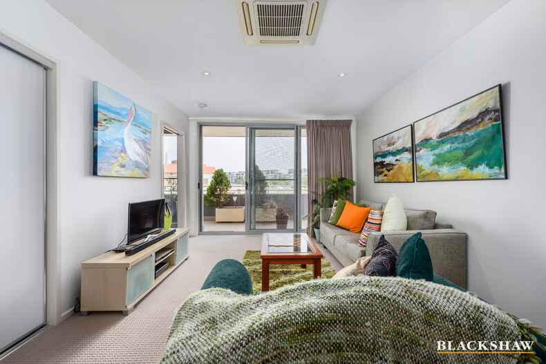 4/71 Giles Street Kingston