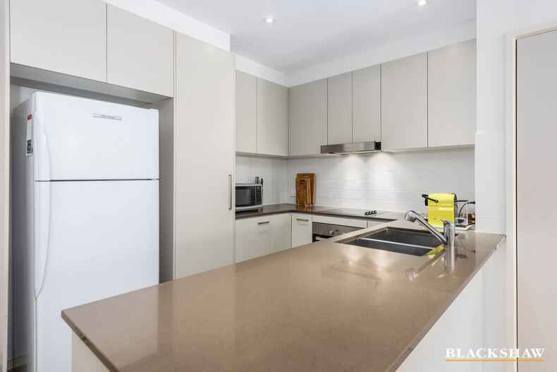 4/71 Giles Street Kingston