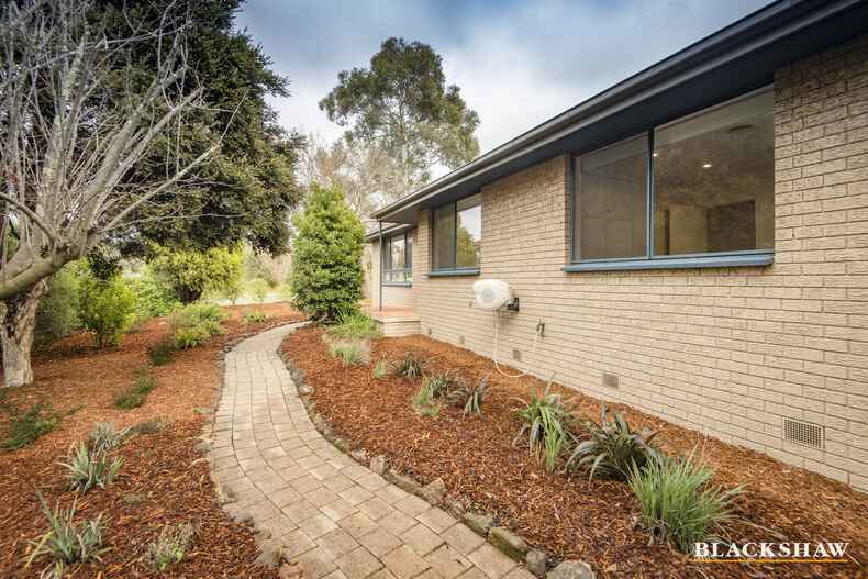 77 Beaurepaire Crescent Holt 77 Beaurepaire Crescent Holt