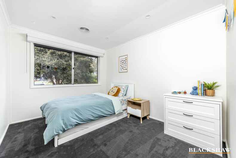 77 Beaurepaire Crescent Holt 77 Beaurepaire Crescent Holt