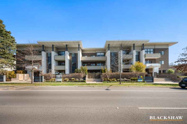 9/29 State Circle Deakin