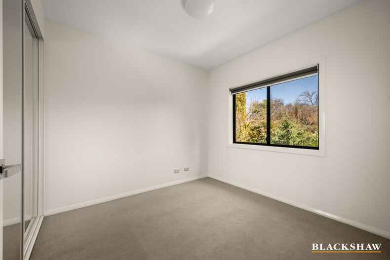 9/29 State Circle Deakin