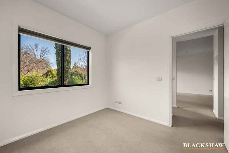 9/29 State Circle Deakin