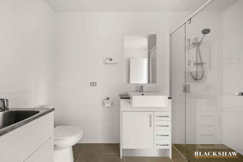 9/29 State Circle Deakin