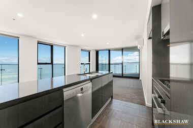 99/1 Anthony Rolfe Avenue Gungahlin