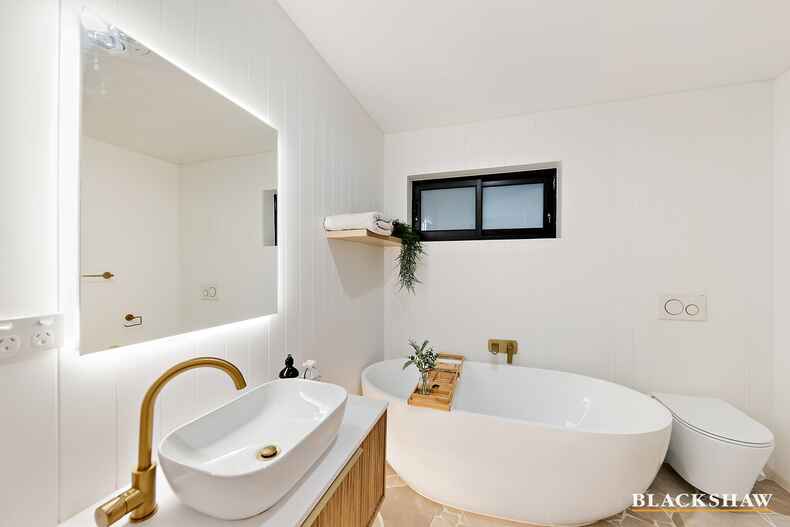 56 Fitchett Street Garran