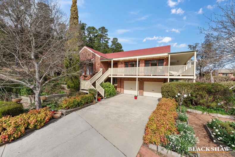 12 Broinowski Place Isaacs