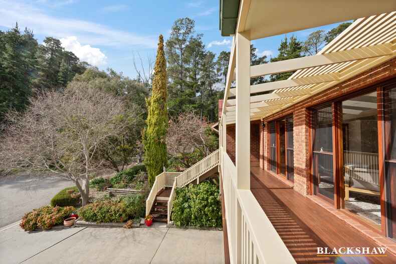 12 Broinowski Place Isaacs