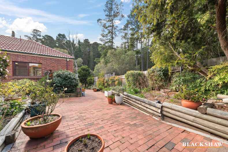 12 Broinowski Place Isaacs