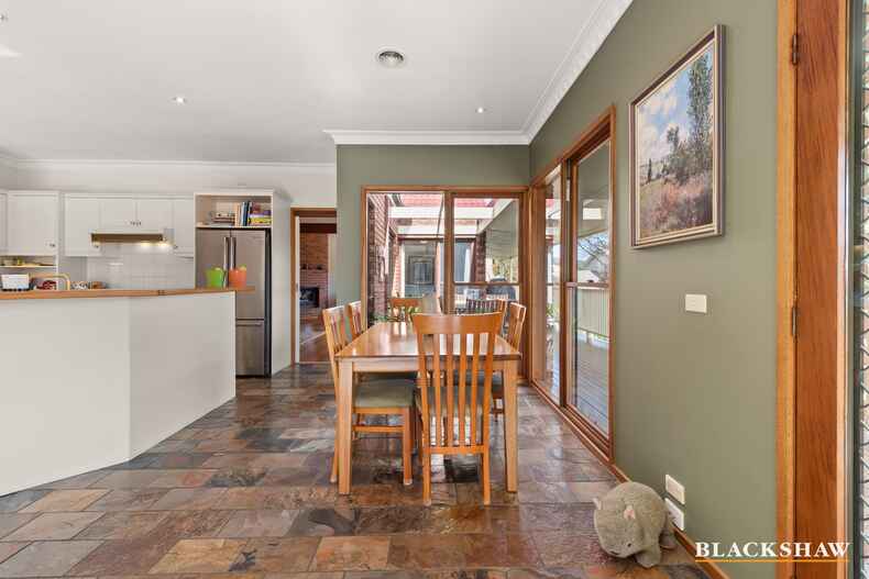 12 Broinowski Place Isaacs