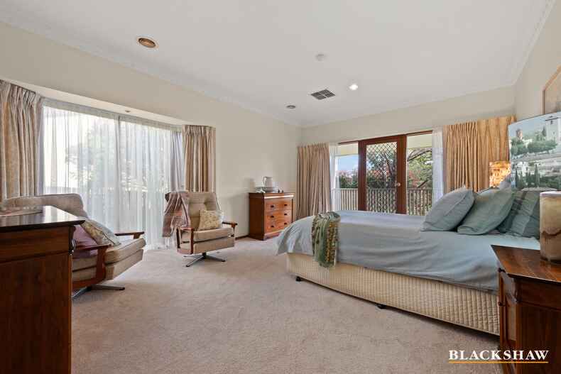 12 Broinowski Place Isaacs