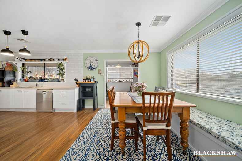 12 Cassinia Street Crestwood