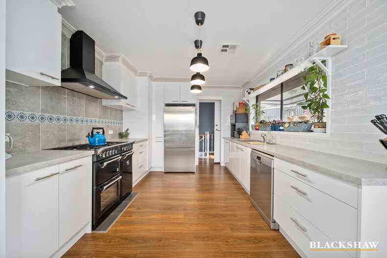 12 Cassinia Street Crestwood