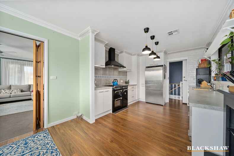 12 Cassinia Street Crestwood