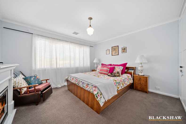 12 Cassinia Street Crestwood