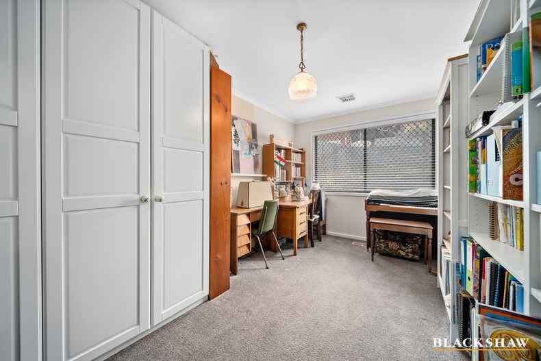 12 Cassinia Street Crestwood