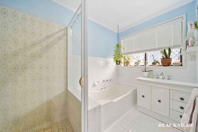 12 Cassinia Street Crestwood