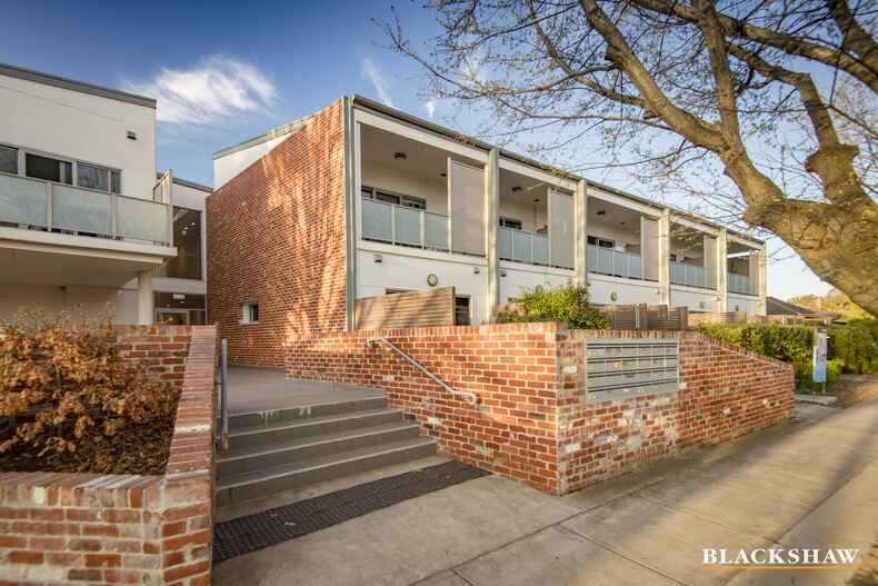 15/77 MacArthur Avenue O'Connor