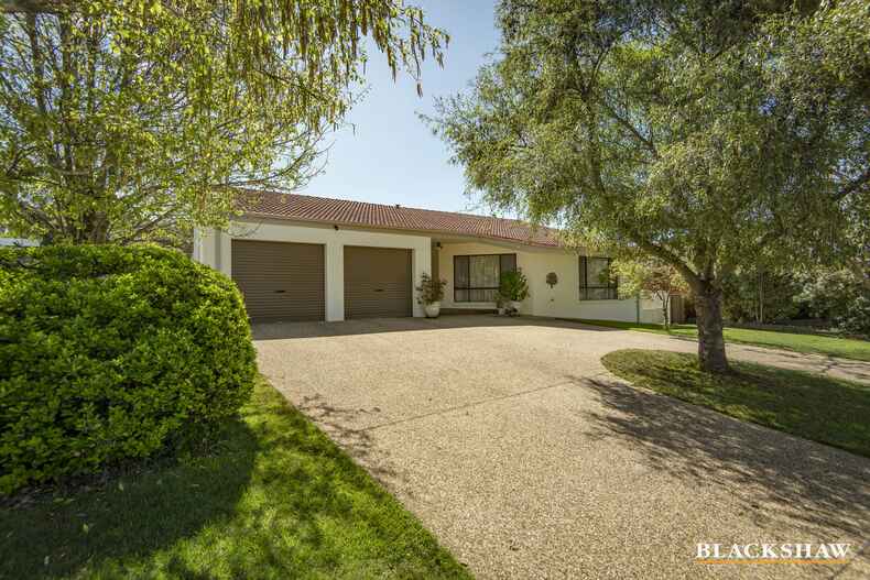 97 Cossington Smith Crescent Lyneham